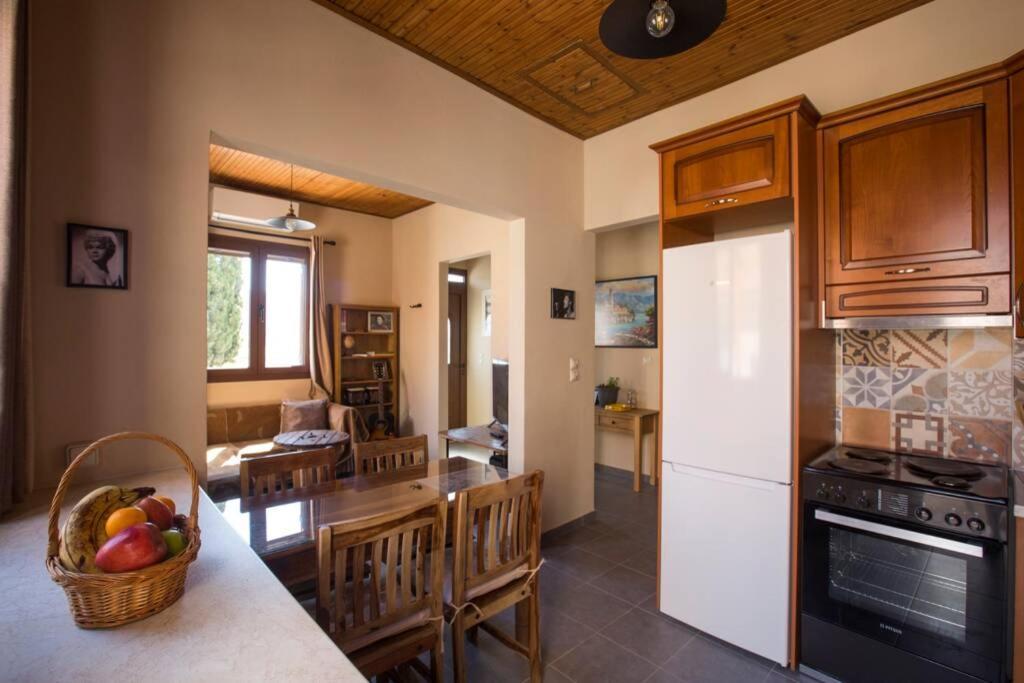 Вилла Kostas' House Argostoli Экстерьер фото