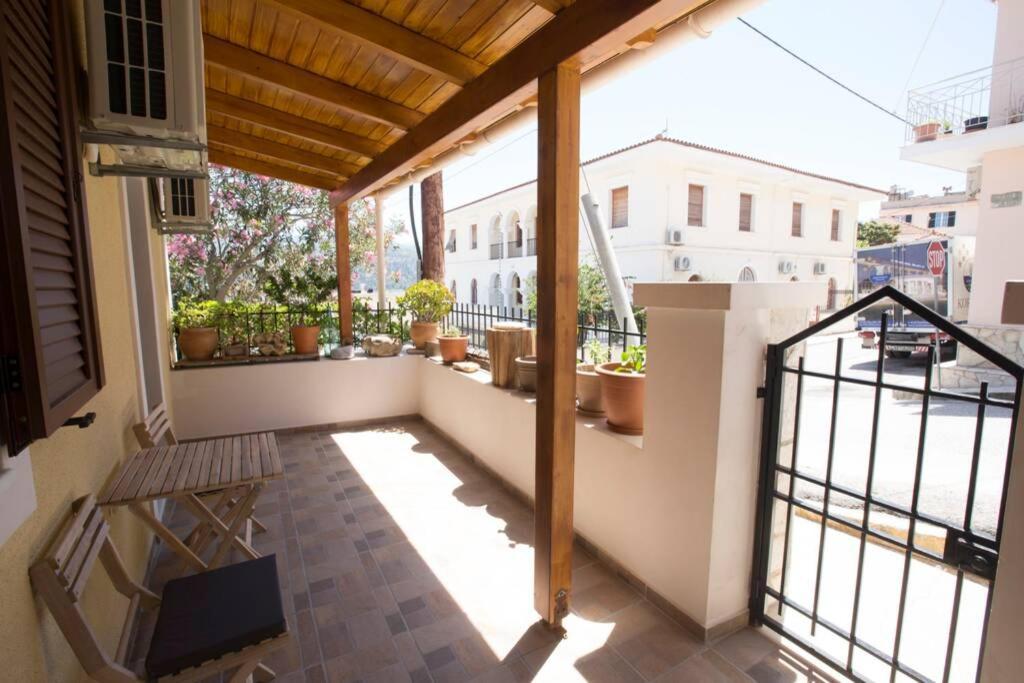 Вилла Kostas' House Argostoli Экстерьер фото